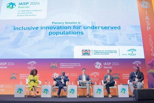 Kenneth Olang (Kenya), Alejandro Carbonell (Panama), Jorge Adriano Soares Silva (Brazil) and John Tanui (Kenya) discuss inclusive innovation for underserved populations