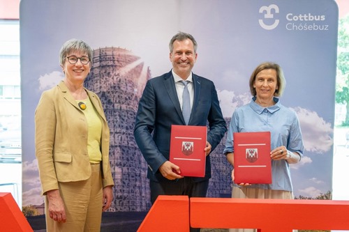 Signing of the framework agreement for the development of the Lausitz Science Park. Photo by BTU, Sascha Thor